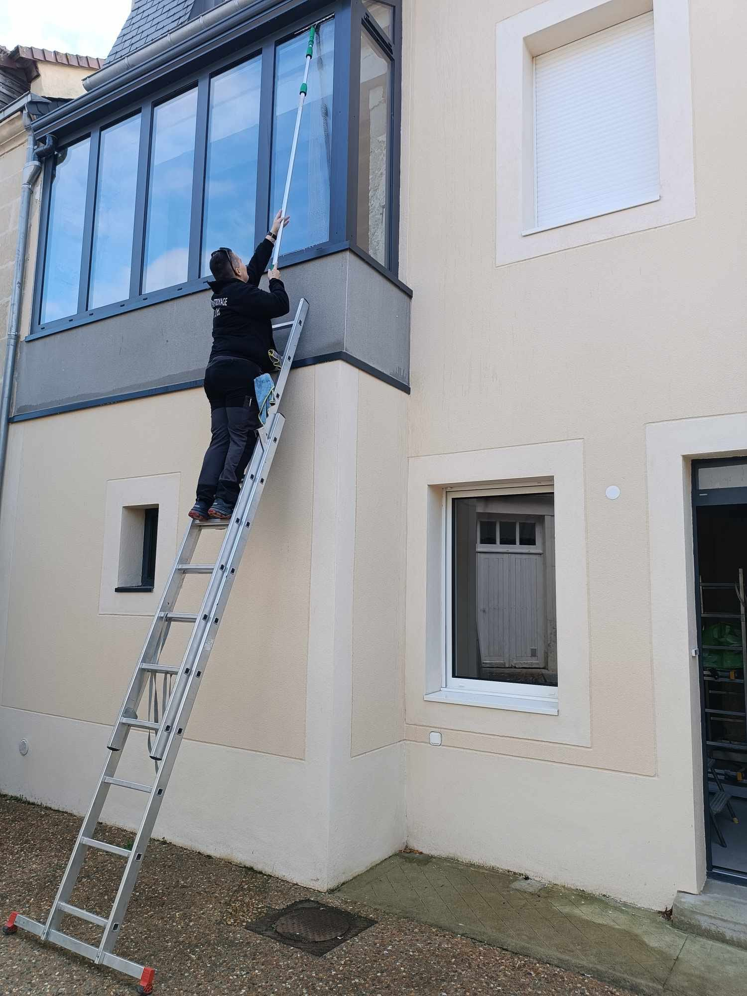 Nettoyage de vitres en hauteur - Résidence